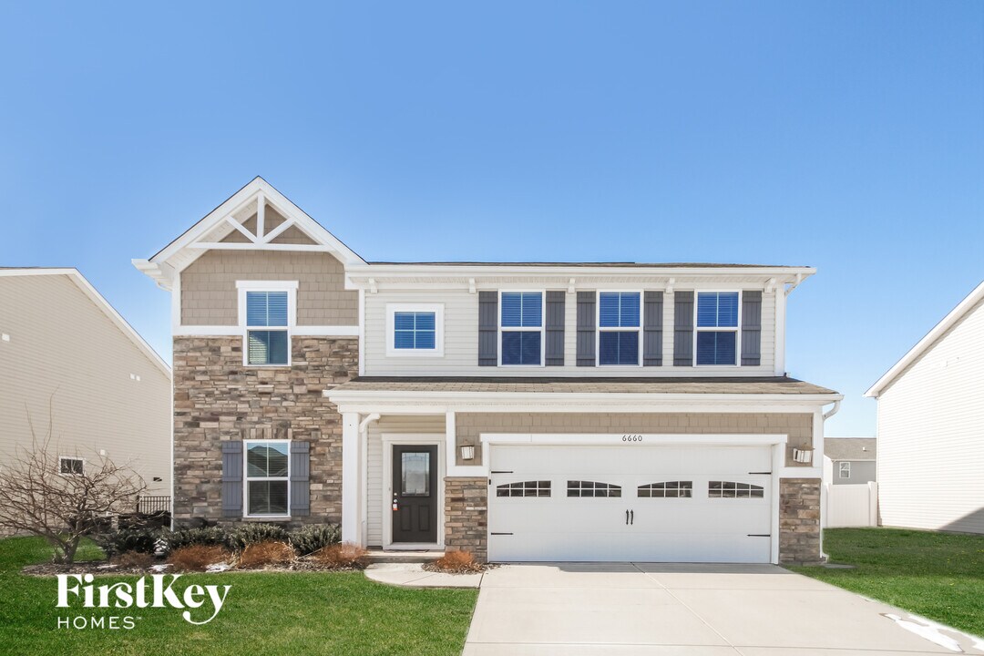 6660 Branches Dr in Brownsburg, IN - Building Photo