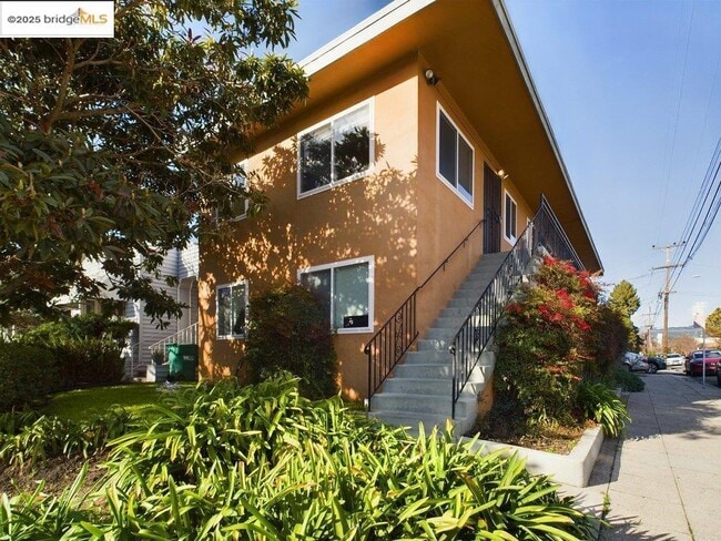 3807 Opal St in Oakland, CA - Building Photo - Building Photo