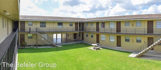 3940 Palm Ave in Hialeah, FL - Foto de edificio - Building Photo