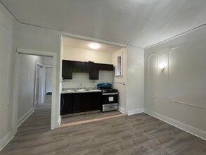 1 Noll Pl in Newark, NJ - Building Photo - Building Photo