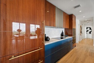 2678 Tigertail Ave, Unit # 1202B in Miami, FL - Building Photo - Building Photo