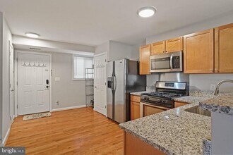 1401 N Van Dorn St in Alexandria, VA - Building Photo - Building Photo