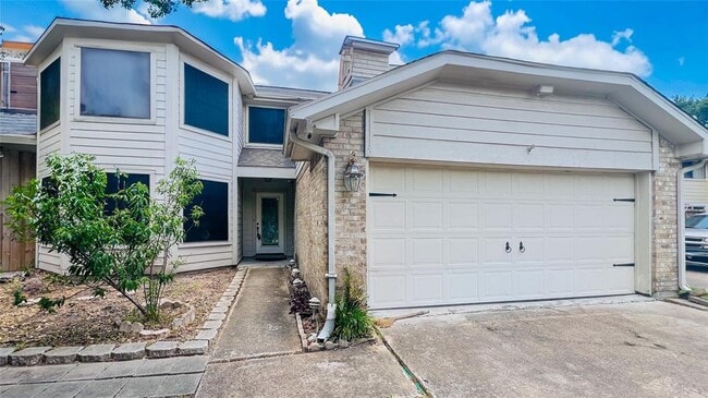3115 Ashford Bend Dr in Houston, TX - Building Photo - Building Photo