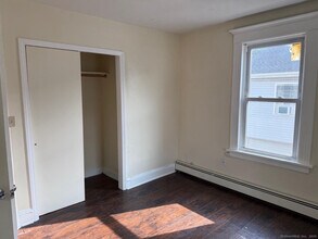 97 Davis Ave in Bridgeport, CT - Building Photo - Building Photo