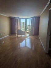 2870 Pharr Ct S Northwest in Atlanta, GA - Foto de edificio - Building Photo