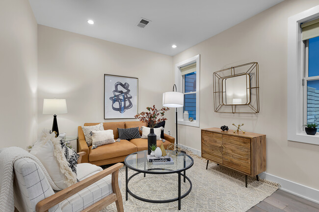 1720 New Jersey Ave NW, Unit 101 in Washington, DC - Foto de edificio - Building Photo