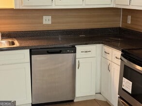 1736 Salem Woods Dr SE in Conyers, GA - Building Photo - Building Photo