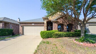 5821 Comanche Peak Dr in Fort Worth, TX - Building Photo