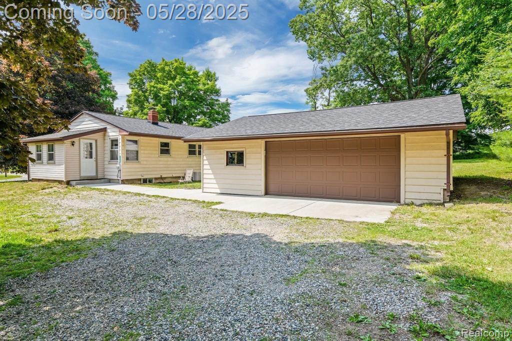 3005 S Hickory Ridge Rd in Milford, MI - Building Photo