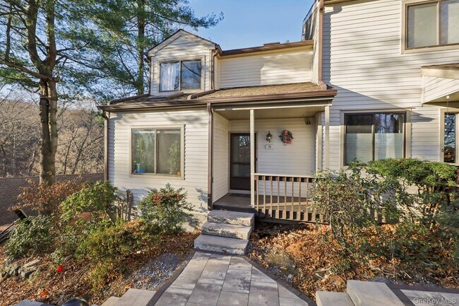 74 Pheasant Run in Millwood, NY - Building Photo - Building Photo