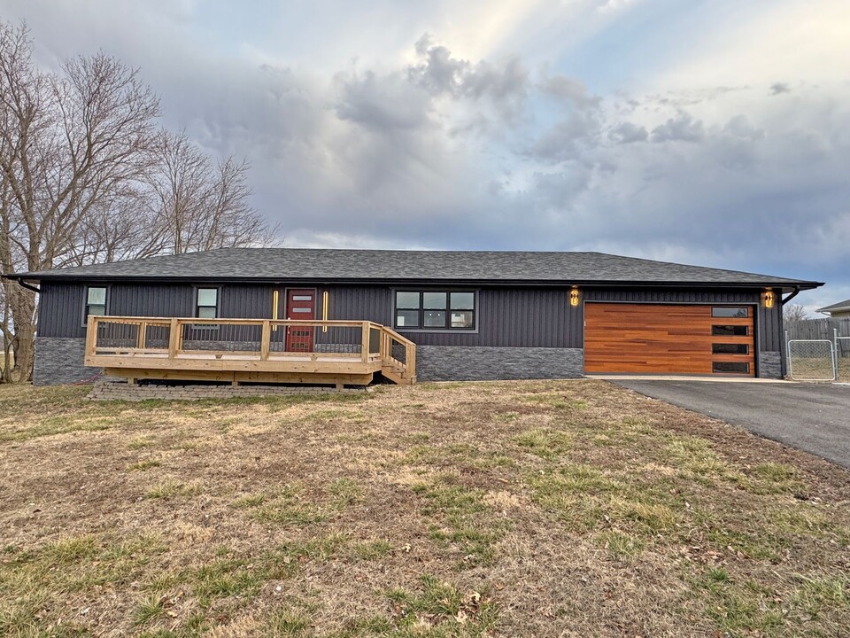 3606 Claude Rd in Nixa, MO - Building Photo