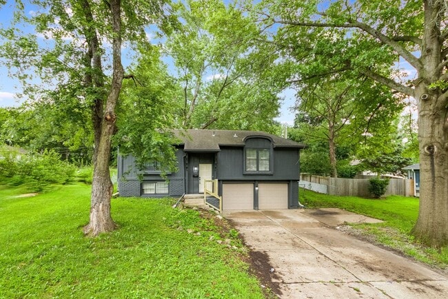11911 Sycamore Ave in Grandview, MO - Building Photo - Building Photo