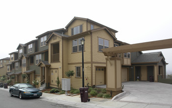 6042 Old Quarry Loop in Oakland, CA - Building Photo - Building Photo