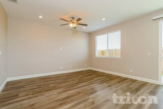 1214 Victorian St in Lincoln, CA - Foto de edificio - Building Photo