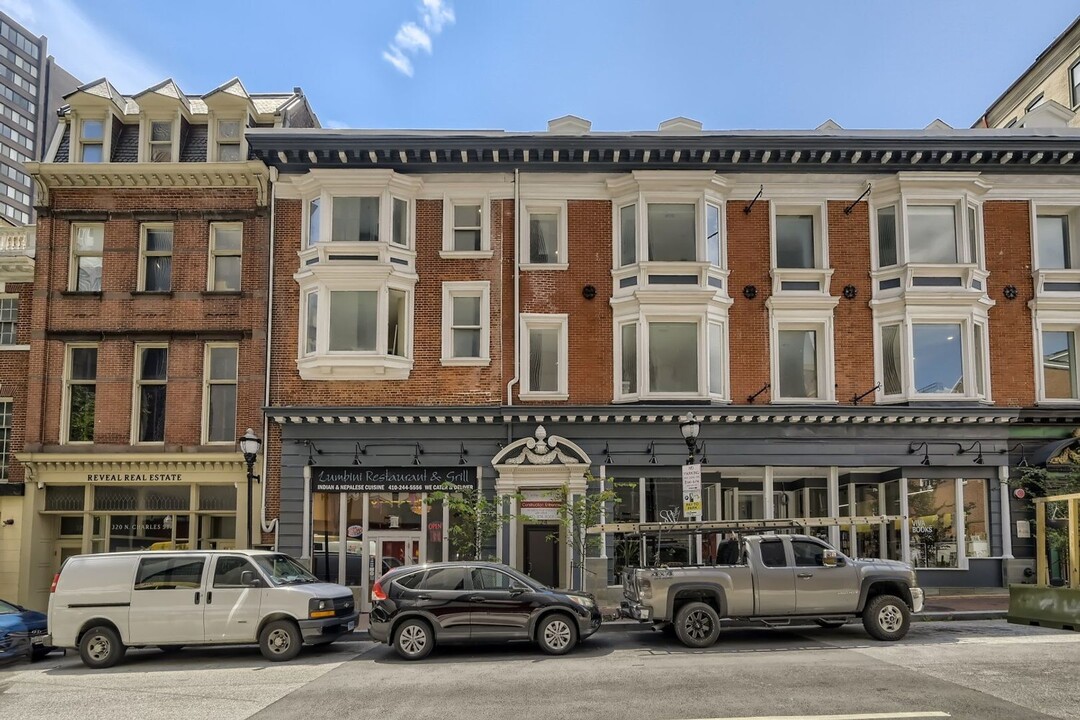 Brown's Arcade in Baltimore, MD - Foto de edificio