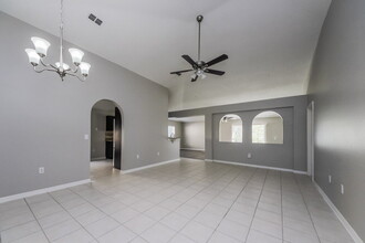 3241 Hunters Chase Loop in Kissimmee, FL - Building Photo - Building Photo