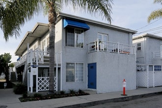 Marina Apartments & Boat Slips in Long Beach, CA - Foto de edificio - Building Photo