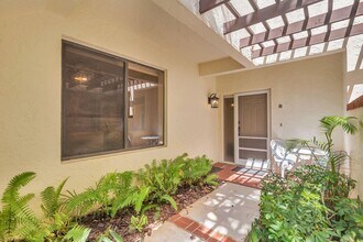 301 Sea Oats Dr in Juno Beach, FL - Building Photo - Building Photo