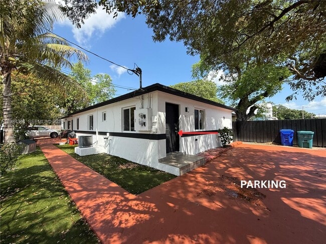 3815 NW 13th Ave in Miami, FL - Building Photo - Building Photo