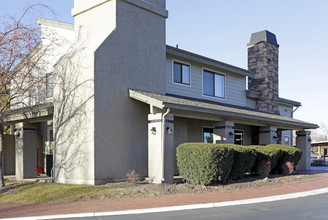 South Gate Lodge in Layton, UT - Foto de edificio - Building Photo