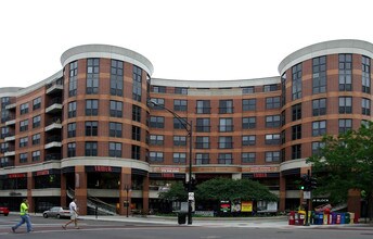 Belden Centre in Chicago, IL - Building Photo - Building Photo