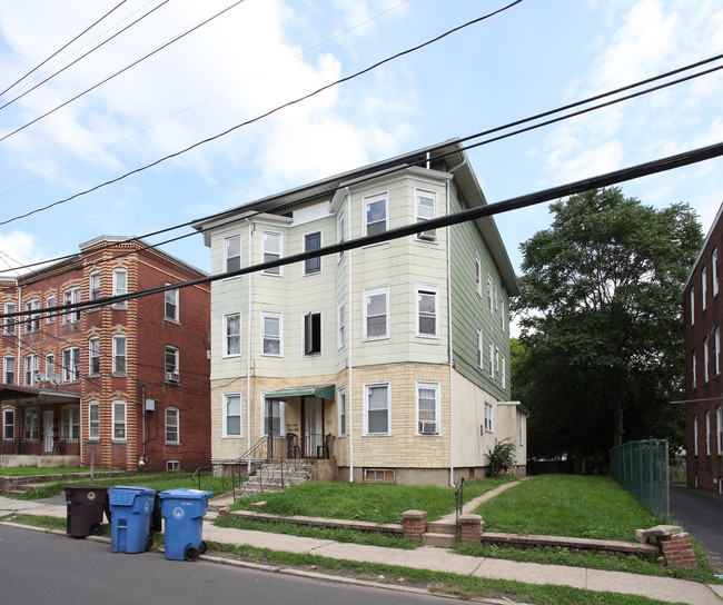 313 High St in New Britain, CT - Building Photo - Building Photo