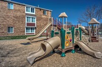 Castlewood Apartments in Davenport, IA - Foto de edificio - Building Photo