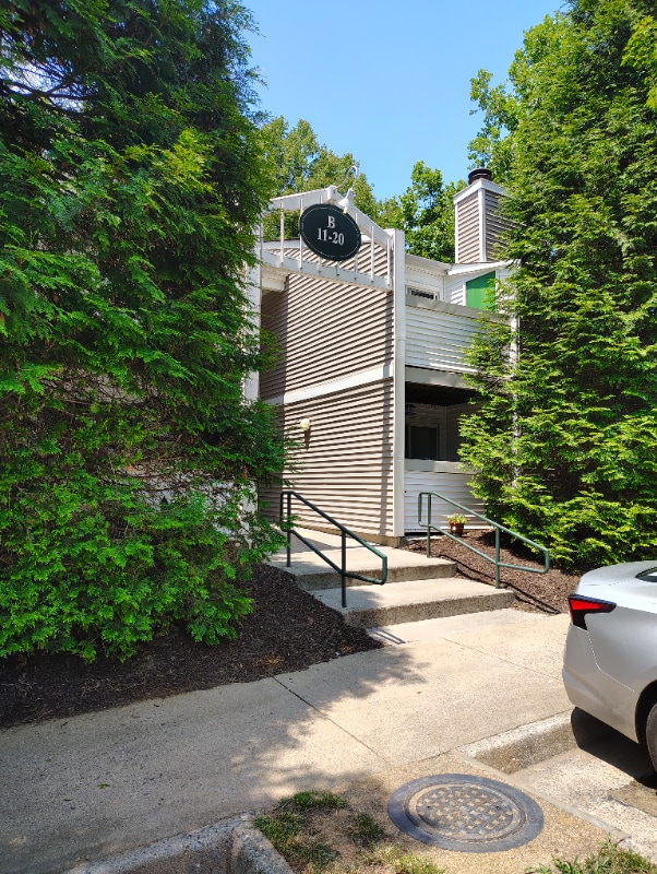 600 Reusens Rd