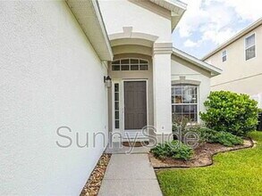 131 Sonja Cir in Davenport, FL - Foto de edificio - Building Photo