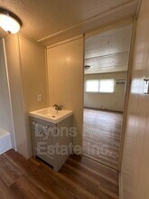 2268 Carlisle Ln in North Fort Myers, FL - Foto de edificio - Building Photo