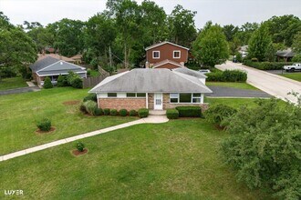 1032 Whitfield Rd in Northbrook, IL - Building Photo - Building Photo