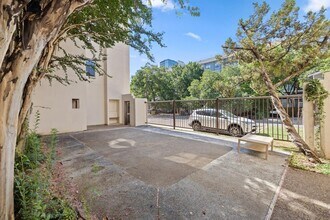 712 Graham Pl in Austin, TX - Building Photo - Building Photo