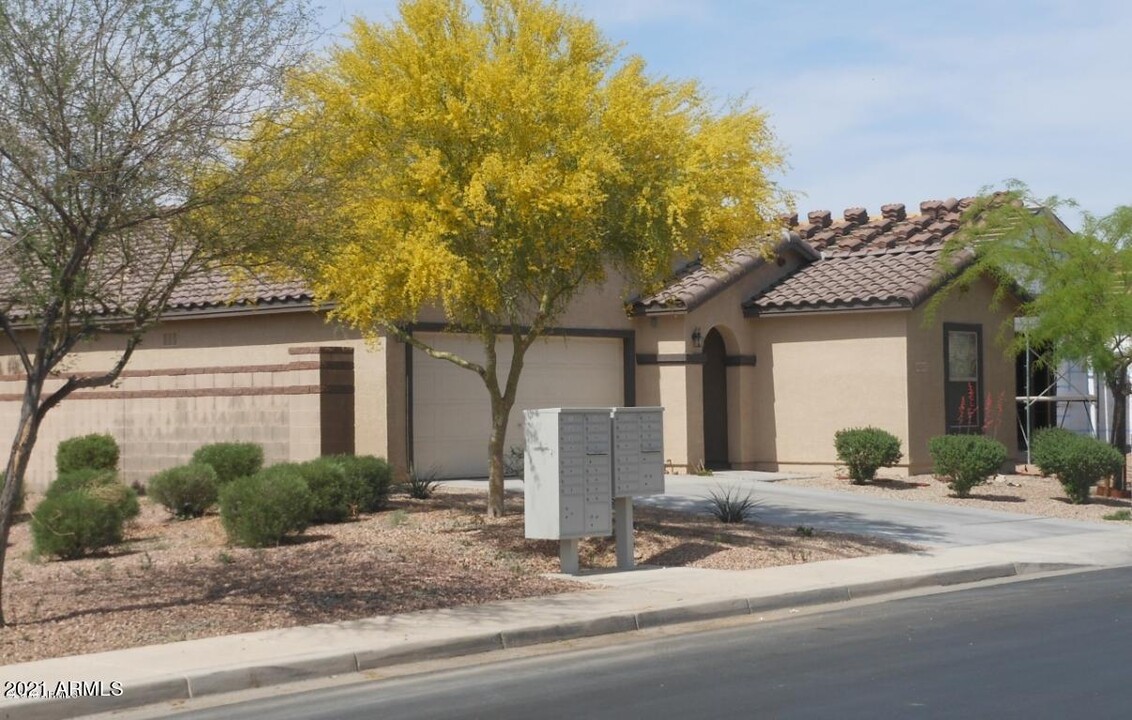 40250 W Green Ct in Maricopa, AZ - Building Photo