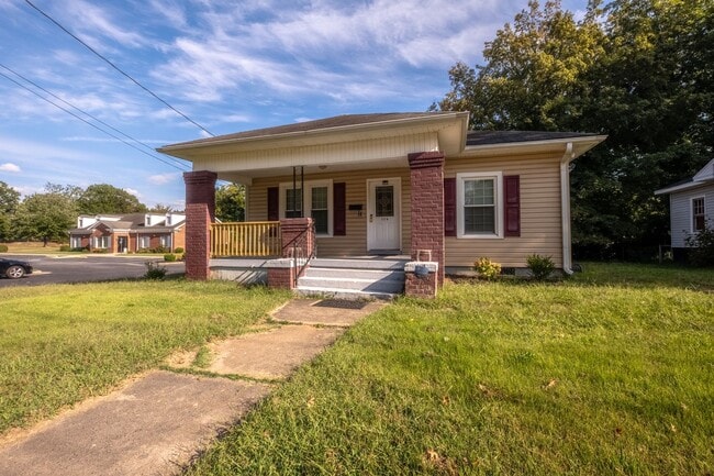 126 S Broad St in Burlington, NC - Building Photo - Building Photo