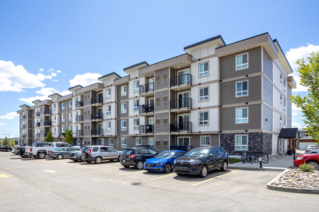 Laredo Grande in Red Deer, AB - Building Photo - Building Photo