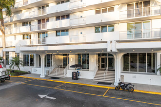 Plaza East Condominium in Fort Lauderdale, FL - Building Photo - Building Photo