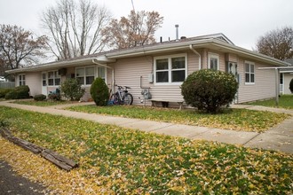 302 Reynolds St in Fairfax, IA - Building Photo - Building Photo