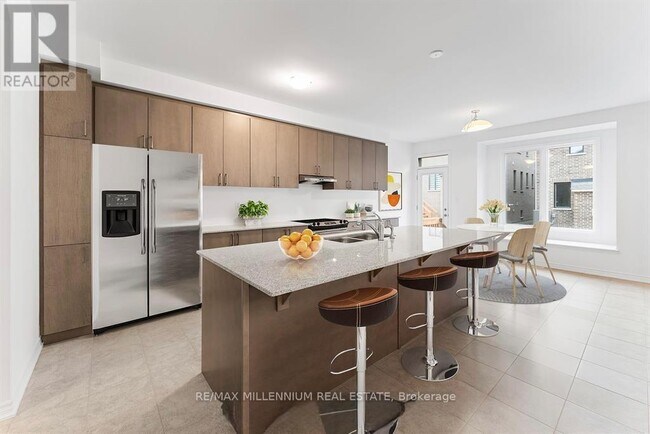 17 Aster Woods Dr in Caledon, ON - Building Photo - Building Photo