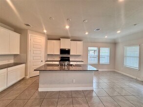 8902 Jasper Lake Dr in Cypress, TX - Foto de edificio - Building Photo