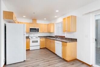 Lawndale Town Homes in Lakewood, WA - Foto de edificio - Interior Photo