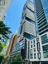 55 Charles St E in Toronto, ON - Building Photo