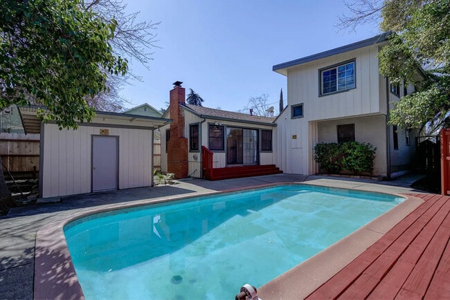 1333 Chestnut St in Redding, CA - Building Photo - Building Photo