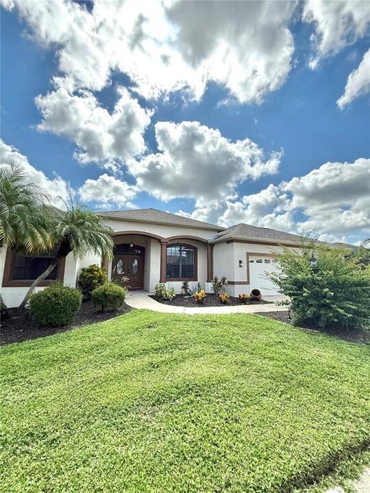 8951 Province St in Sarasota, FL - Building Photo