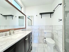 1055 S Shenandoah St, Unit # 3 in Los Angeles, CA - Building Photo - Building Photo