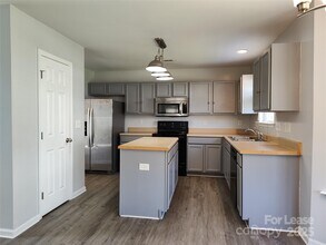 3627 Pauline Ln in Charlotte, NC - Building Photo - Building Photo