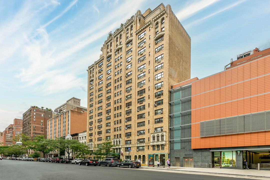 245 E 72nd St in New York, NY - Foto de edificio