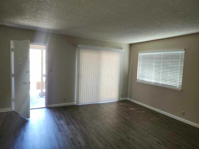 1563 Valle Vista Ave in Vallejo, CA - Building Photo - Building Photo