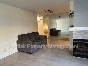 9175 S Jefferson Pl in Sandy, UT - Building Photo - Building Photo