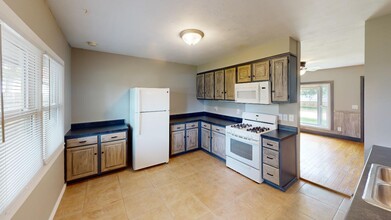 1501 Bonnie Ave in Dixon, IL - Building Photo - Building Photo