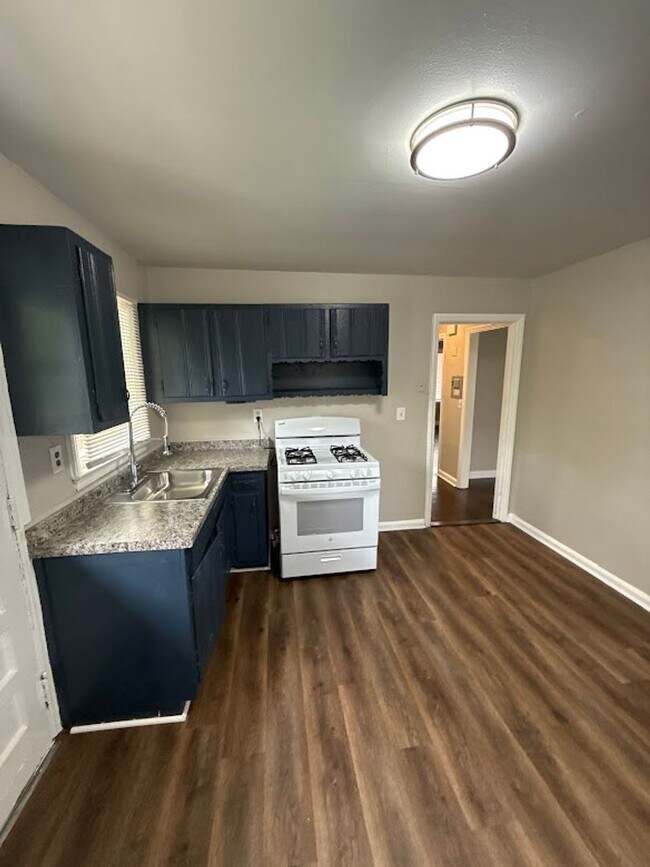 1341 Beecher St SW-Unit -Unit B in Atlanta, GA - Building Photo - Building Photo